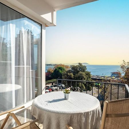 Chic Flat With Balcony Near Moda Shore Isztambul Kültér fotó